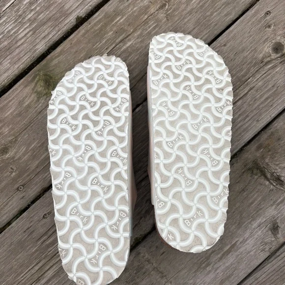 Birkenstock Vegan Arizona Women’s Sandals in Watercolor Pink and Blue - Picture 3 of 5